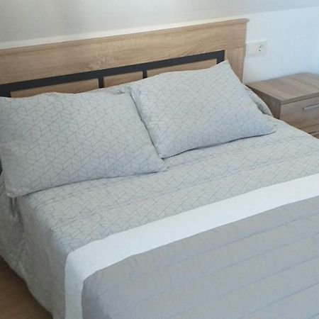 Apartamentos Don Manuel A Cee Exterior photo